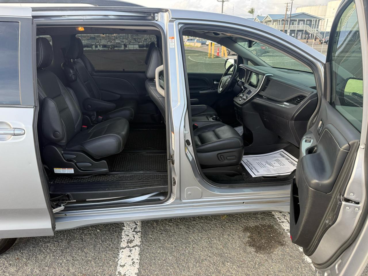 Toyota Sienna SE 8-Passenger 2017
