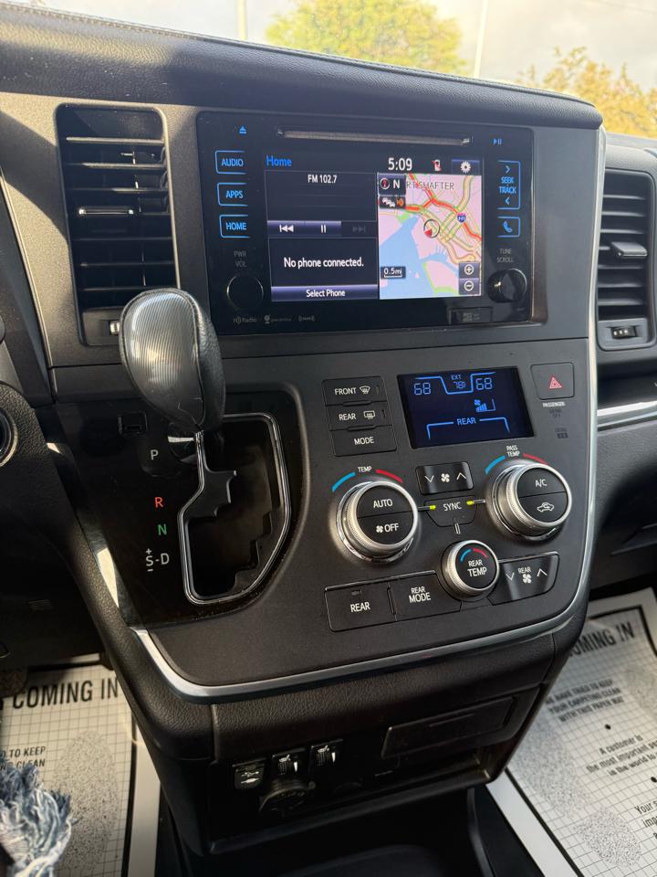 Toyota Sienna SE 8-Passenger 2017