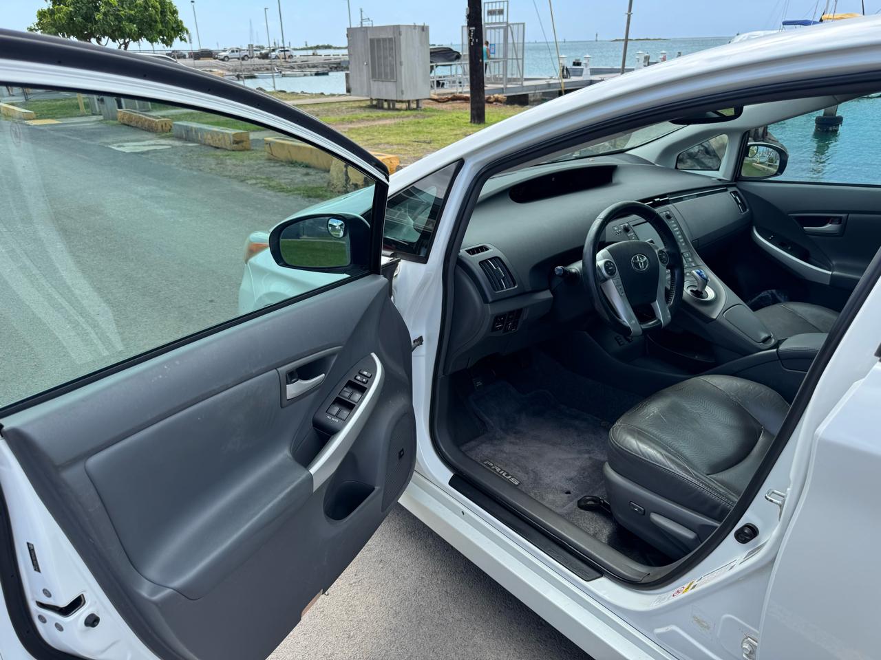 Toyota Prius Five 2011