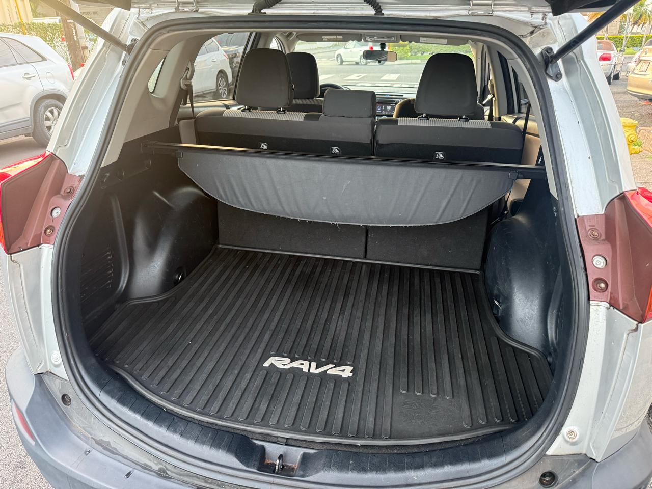 Toyota RAV4 LE FWD 2015