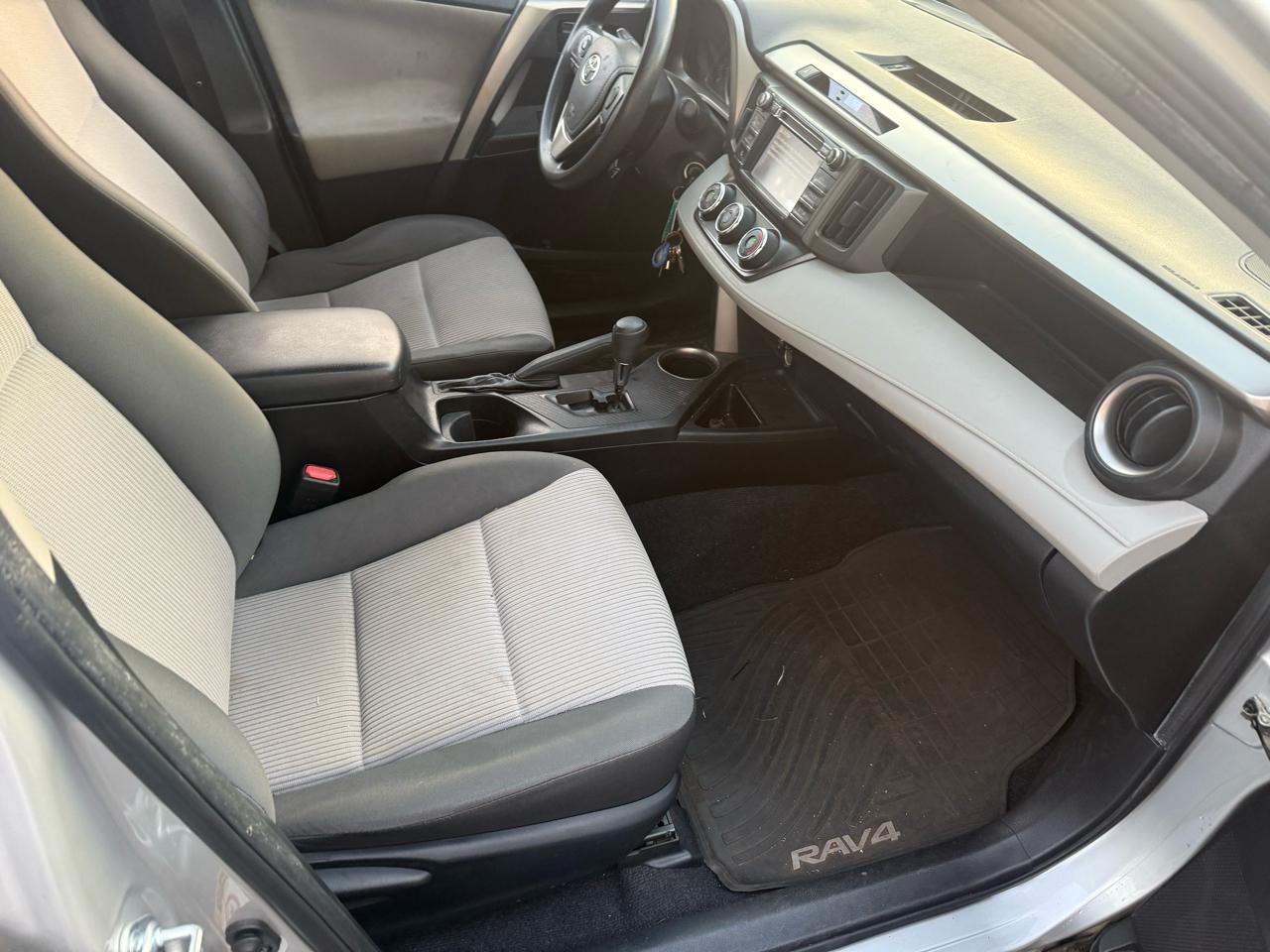 Toyota RAV4 LE FWD 2015