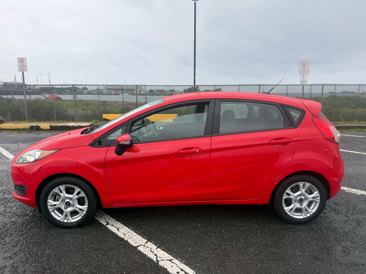 2015 Ford Fiesta SE Hatchback