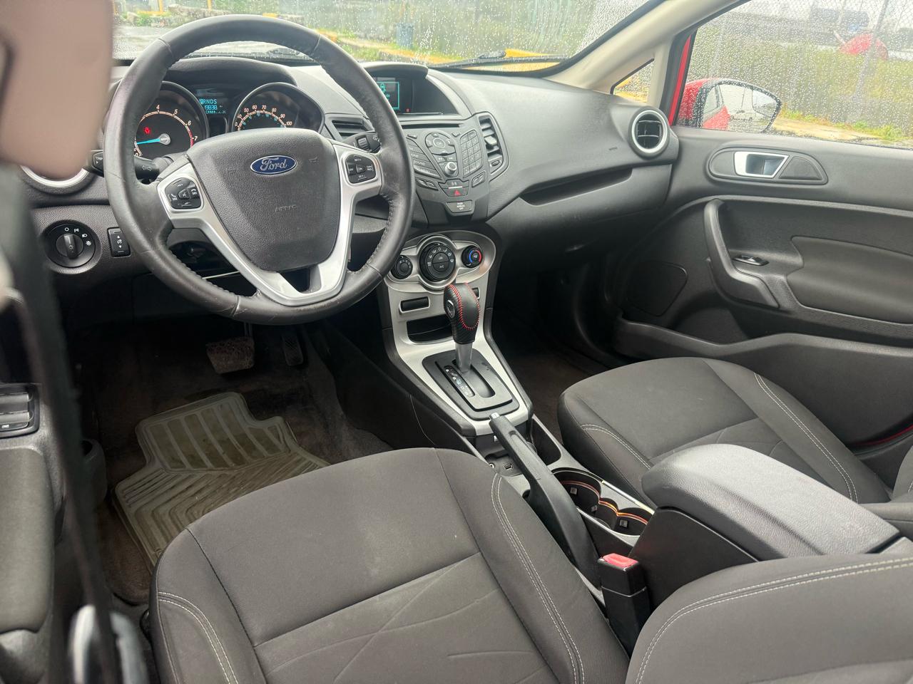 Ford Fiesta SE Hatchback 2015