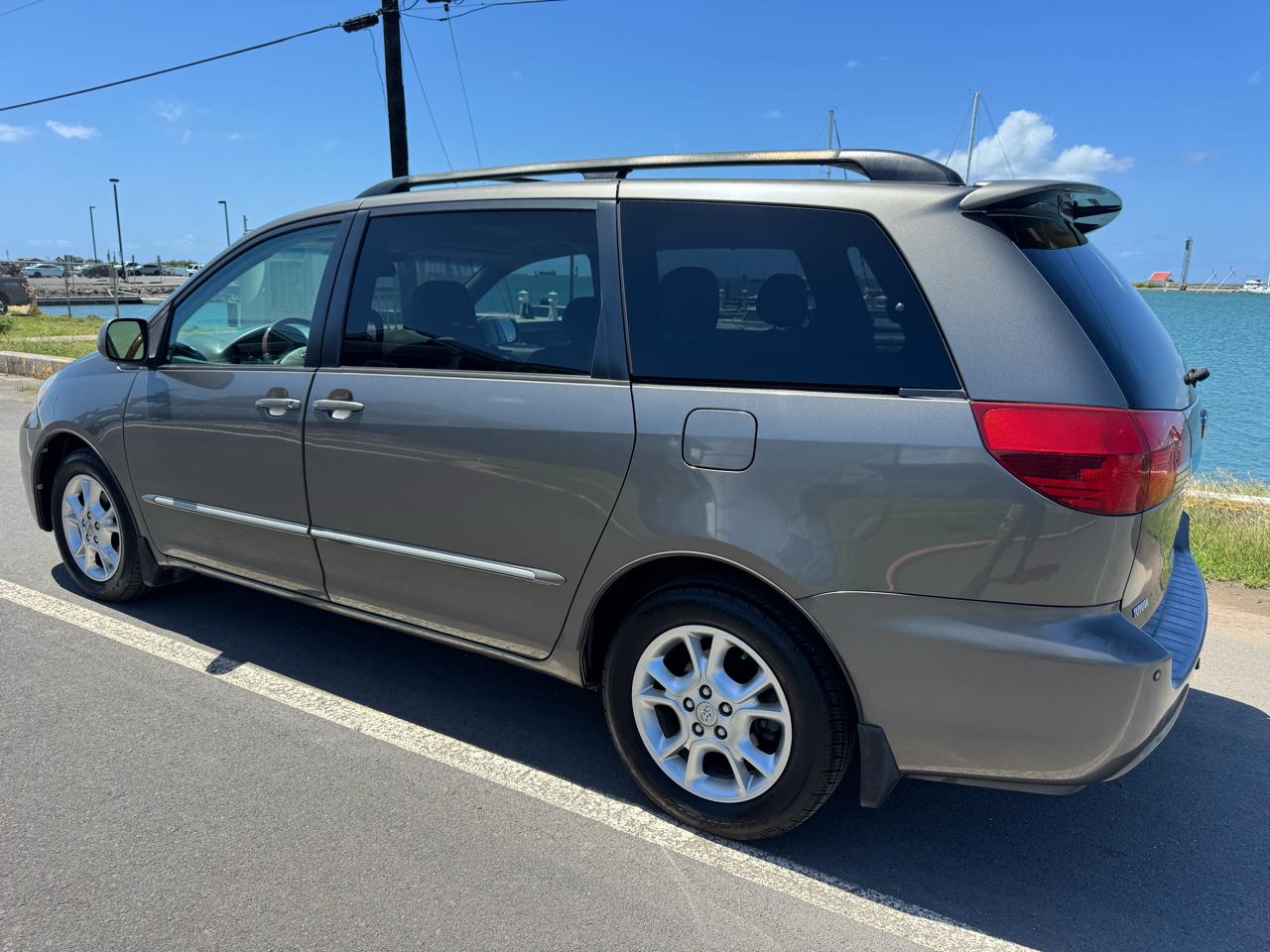 Toyota Sienna XLE 2005