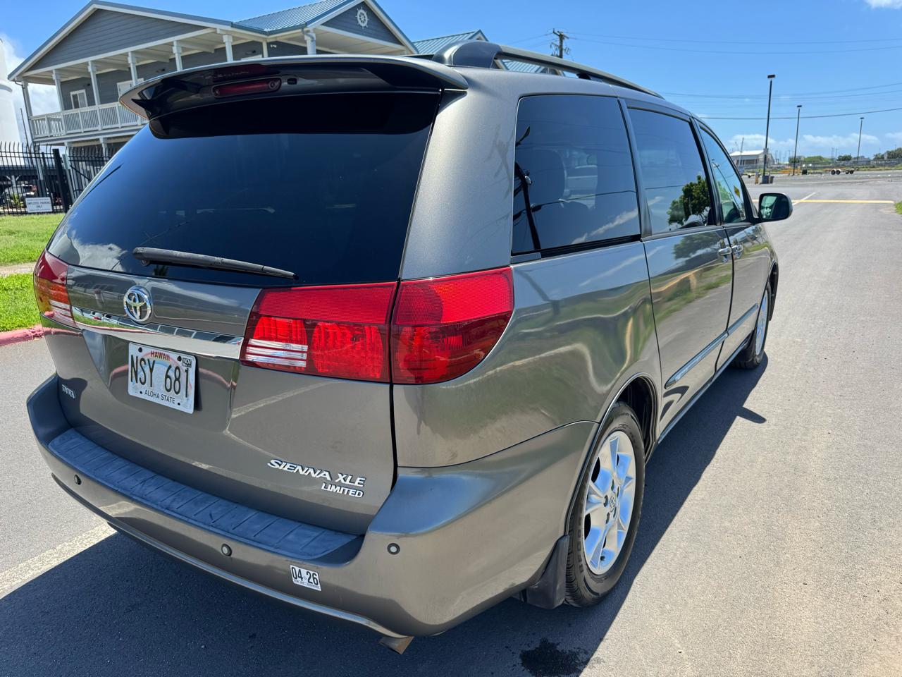 Toyota Sienna XLE 2005