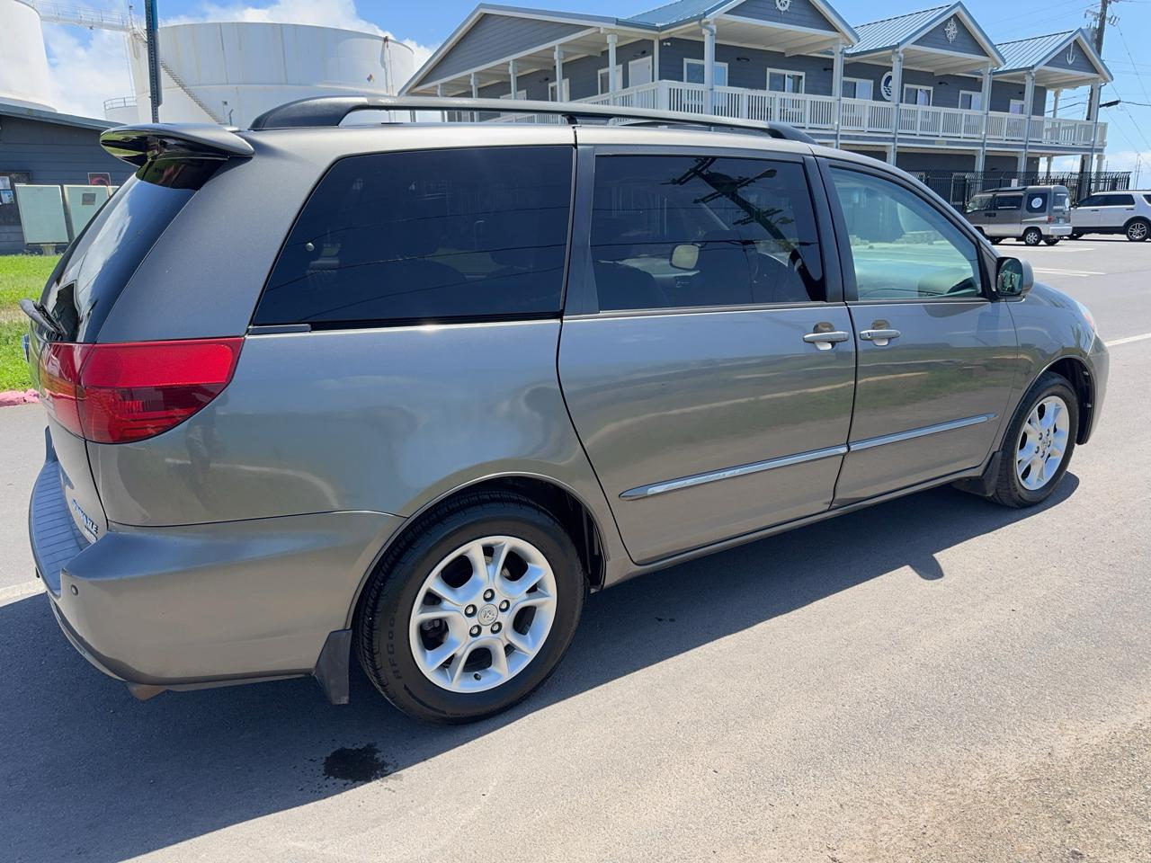 Toyota Sienna XLE 2005