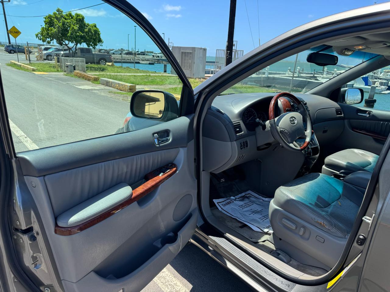 Toyota Sienna XLE 2005