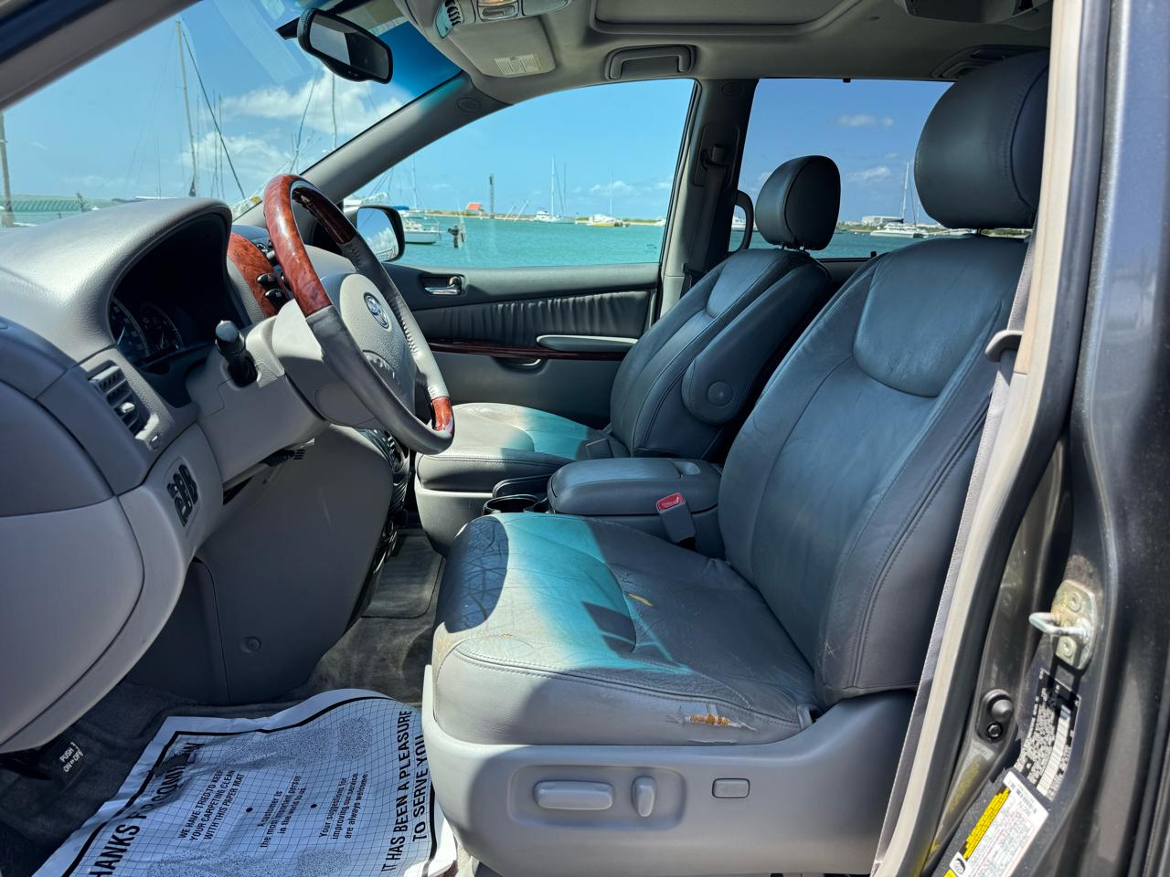 Toyota Sienna XLE 2005