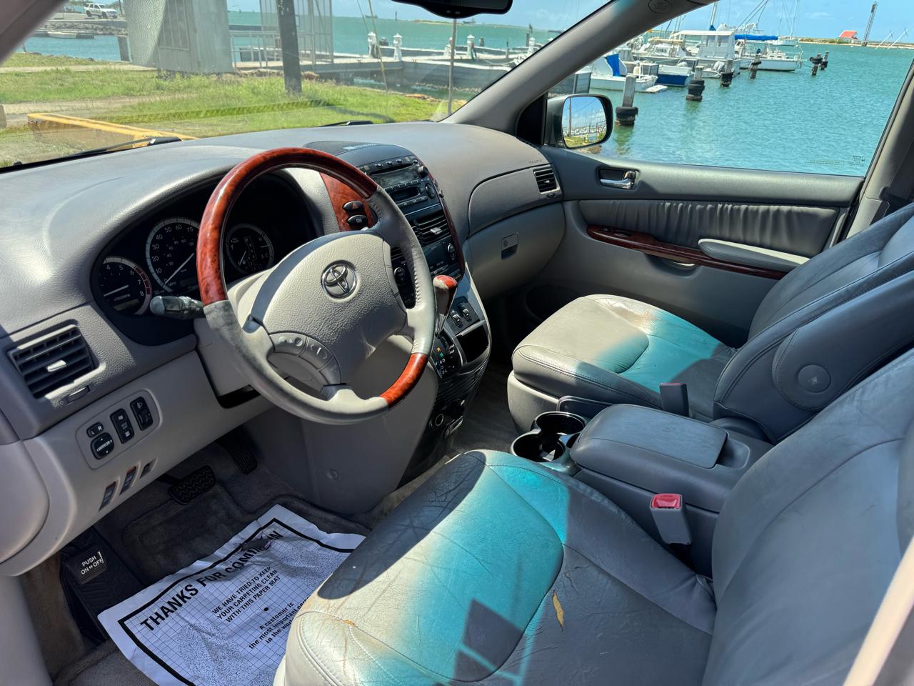 Toyota Sienna XLE 2005