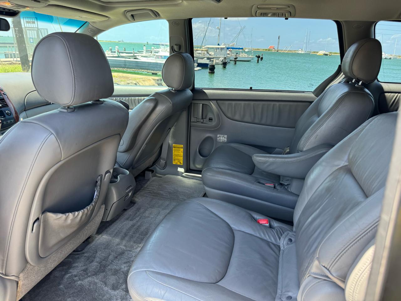 Toyota Sienna XLE 2005