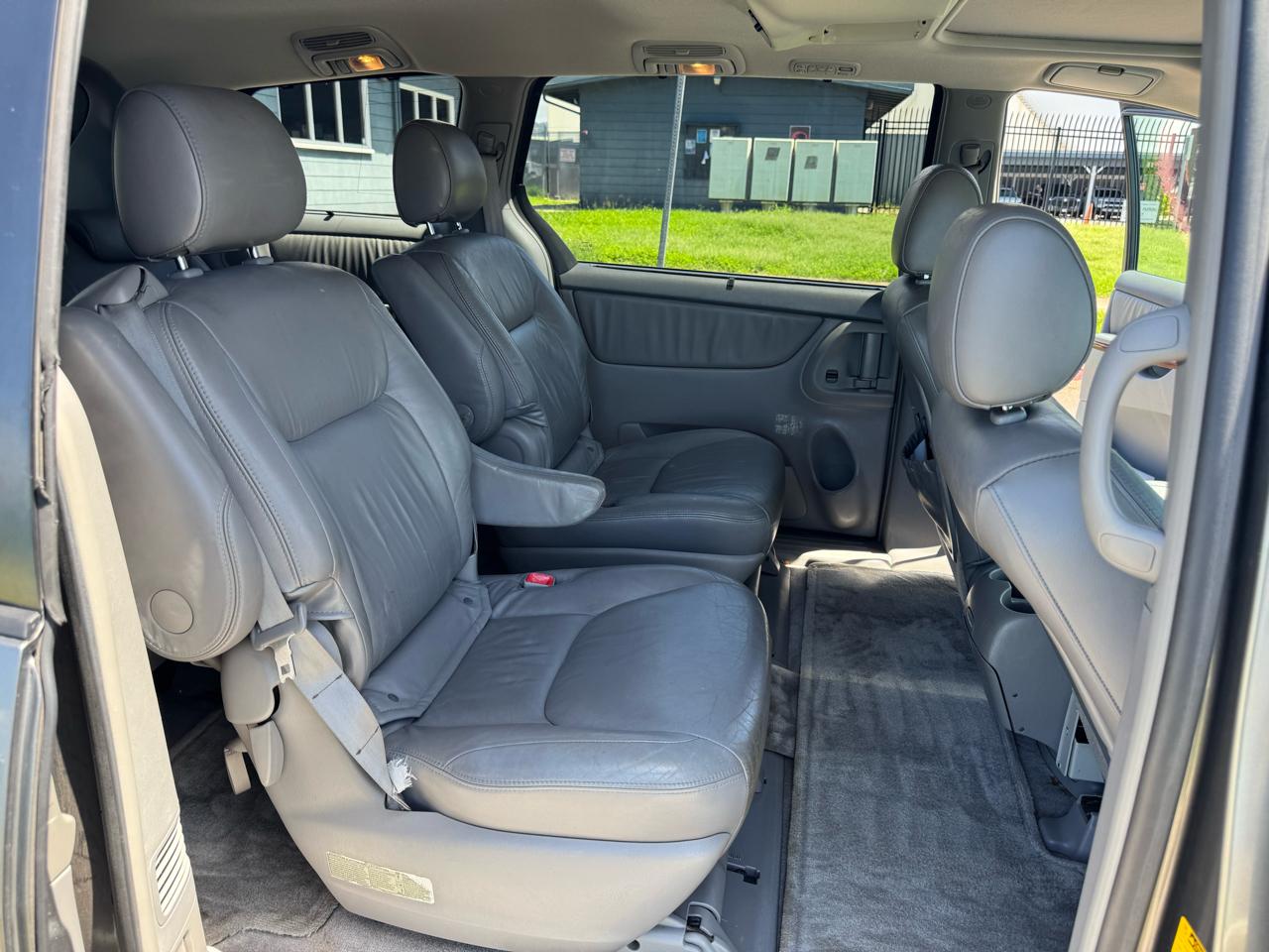 Toyota Sienna XLE 2005