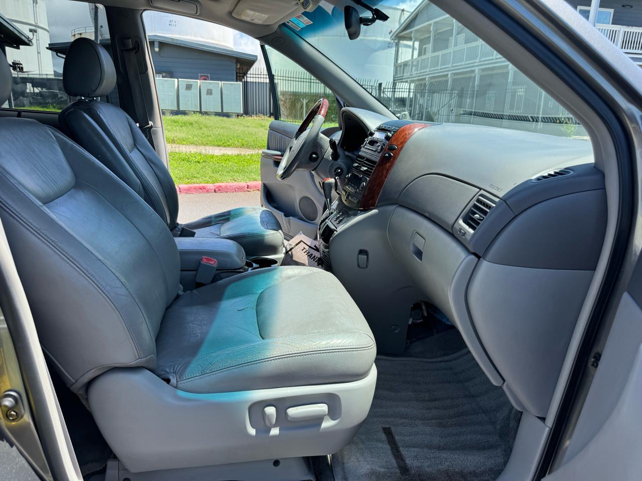 Toyota Sienna XLE 2005