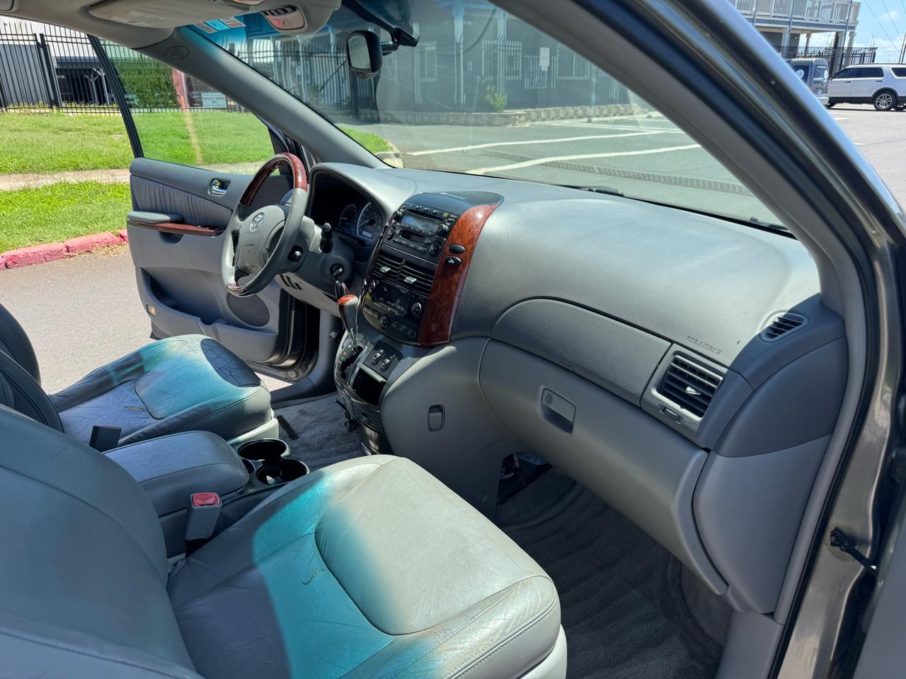 Toyota Sienna XLE 2005