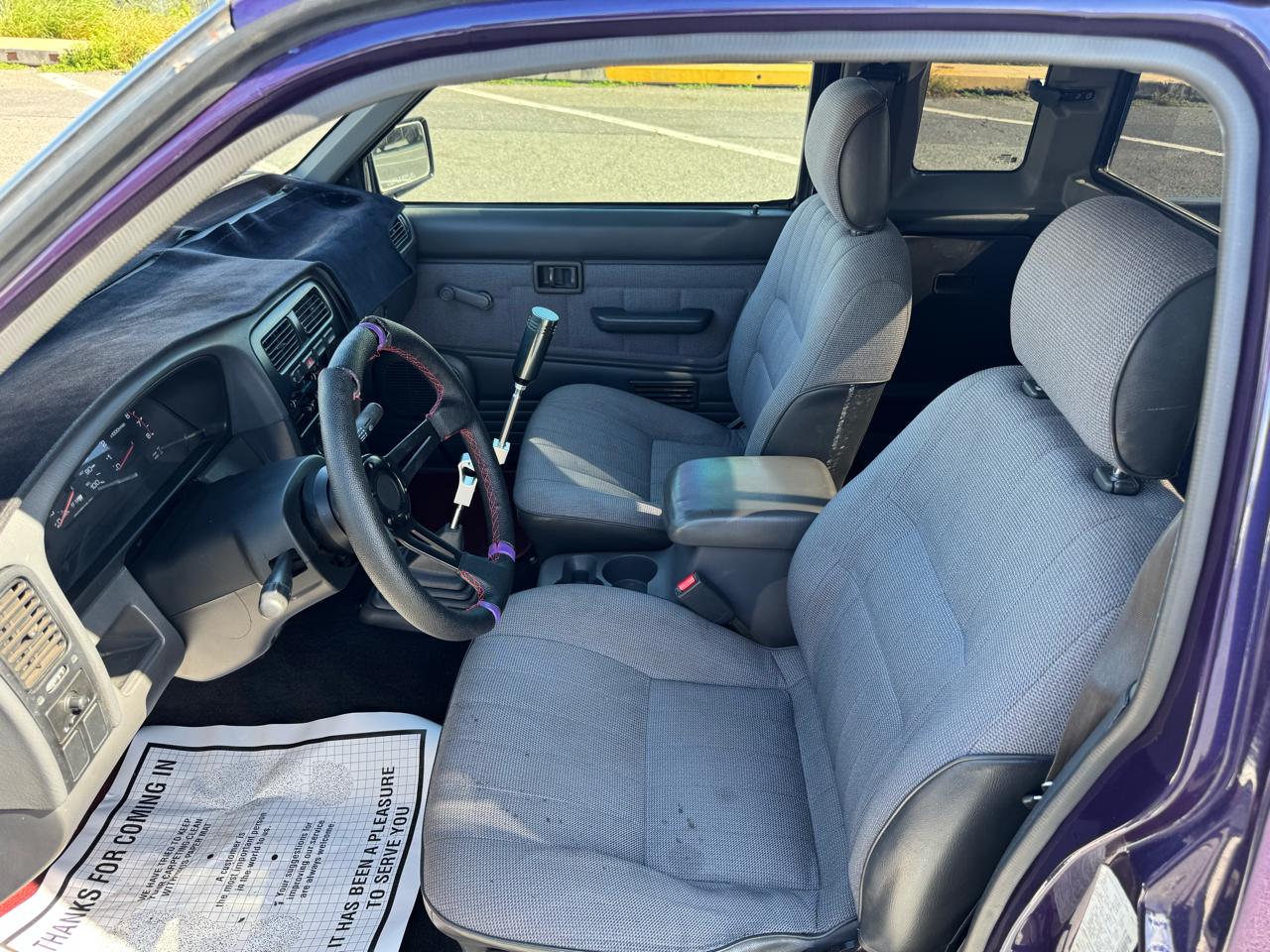 Nissan Pickup King Cab 2WD 1995