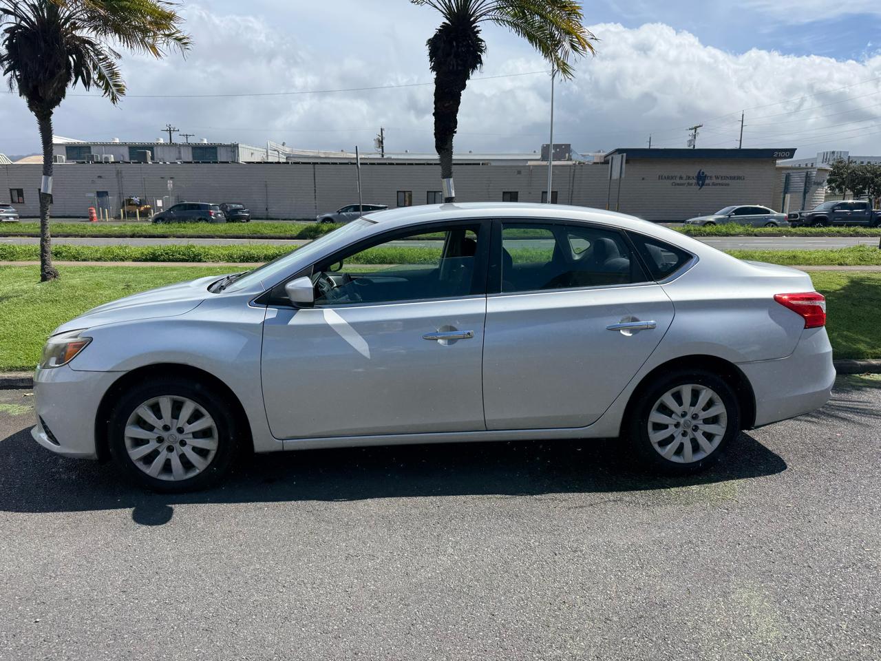 Nissan Sentra S Sedan 2017