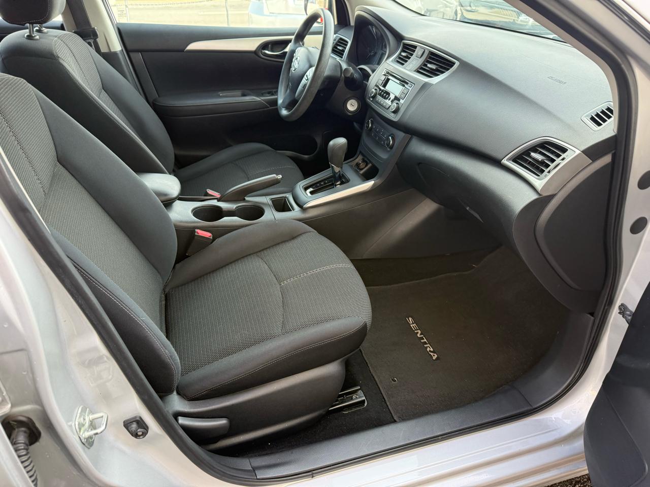 Nissan Sentra S Sedan 2017