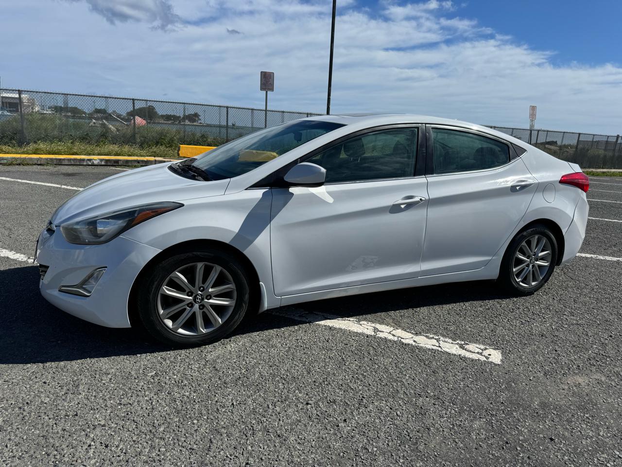 Hyundai Elantra SE 6AT 2015