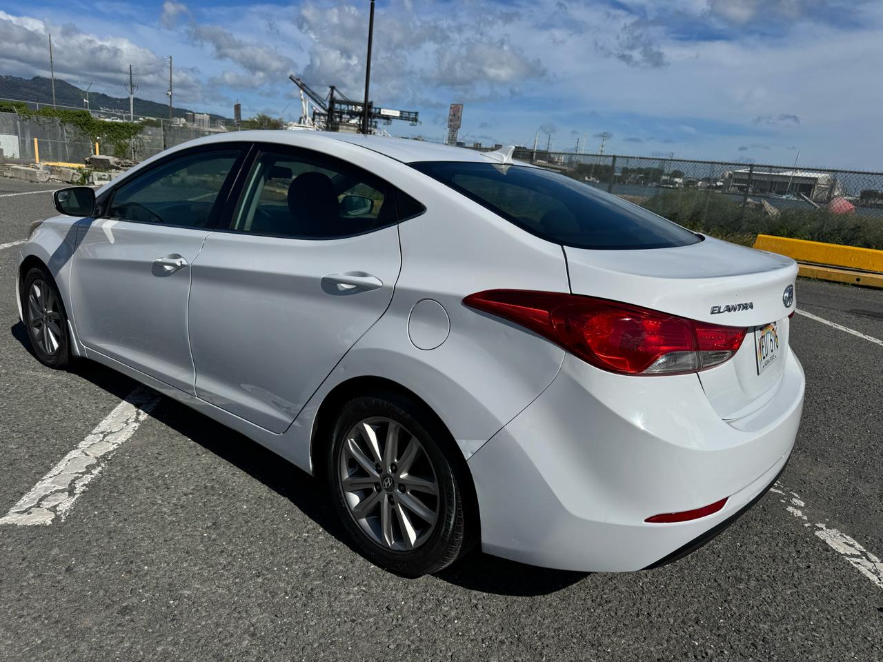 Hyundai Elantra SE 6AT 2015