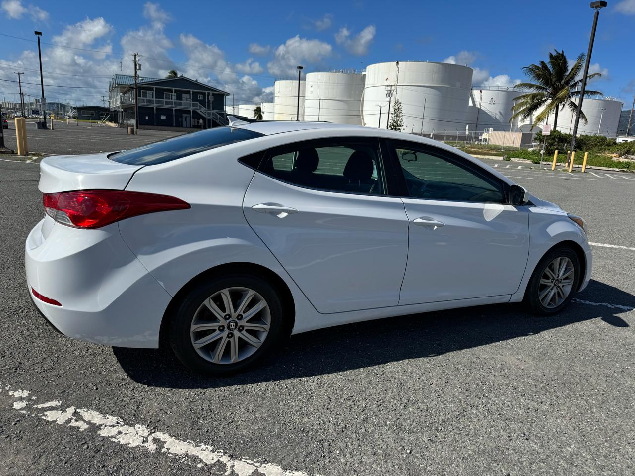 Hyundai Elantra SE 6AT 2015
