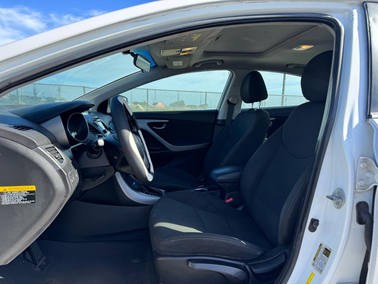 Hyundai Elantra SE 6AT 2015