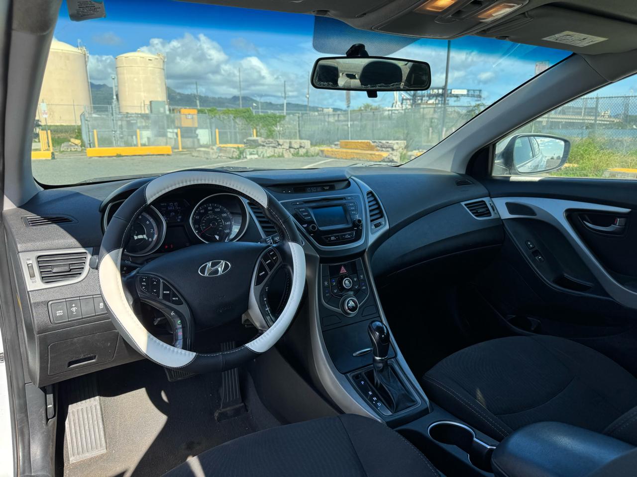 Hyundai Elantra SE 6AT 2015