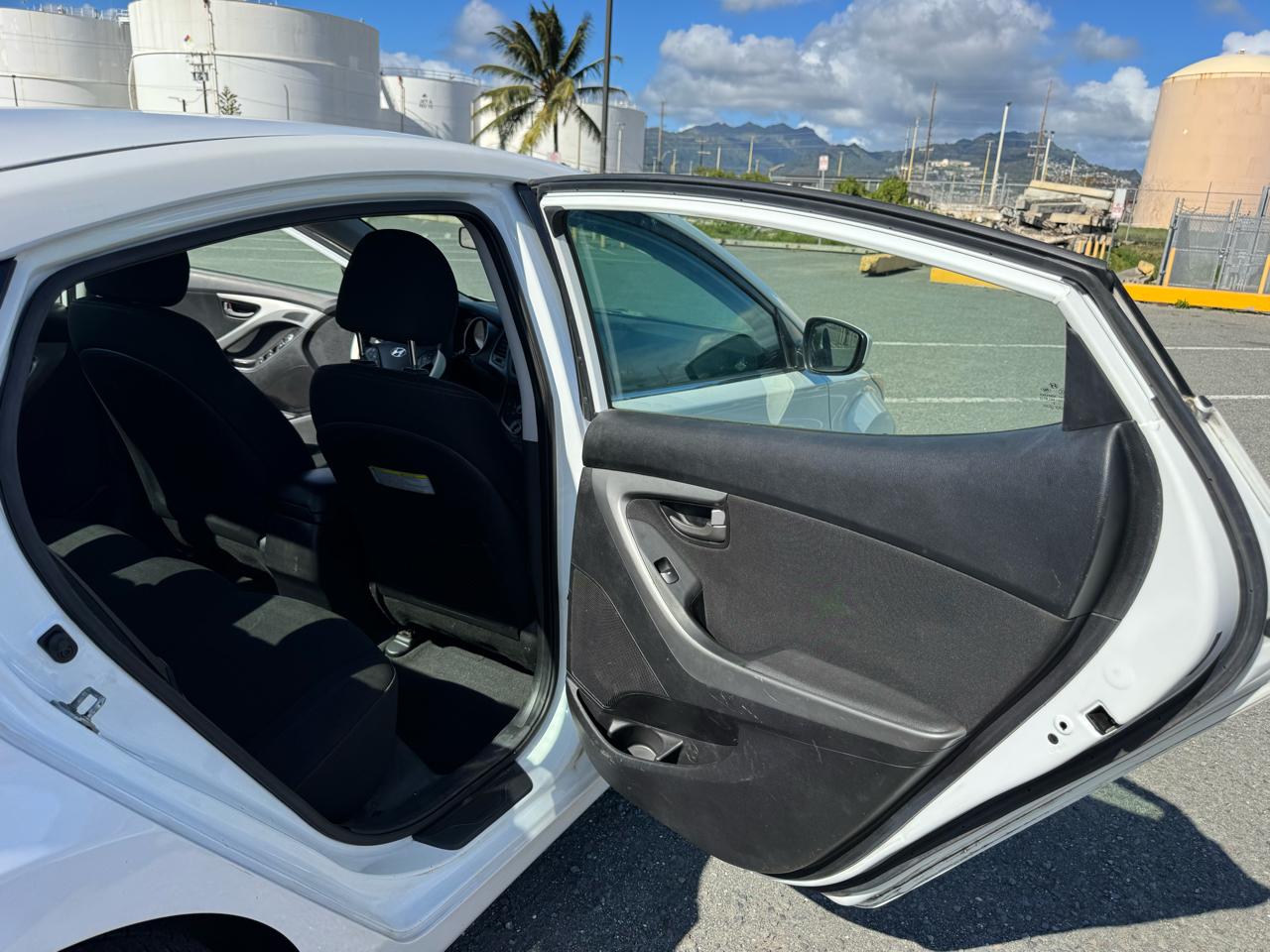 Hyundai Elantra SE 6AT 2015