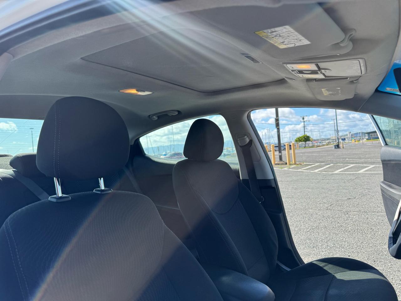 Hyundai Elantra SE 6AT 2015