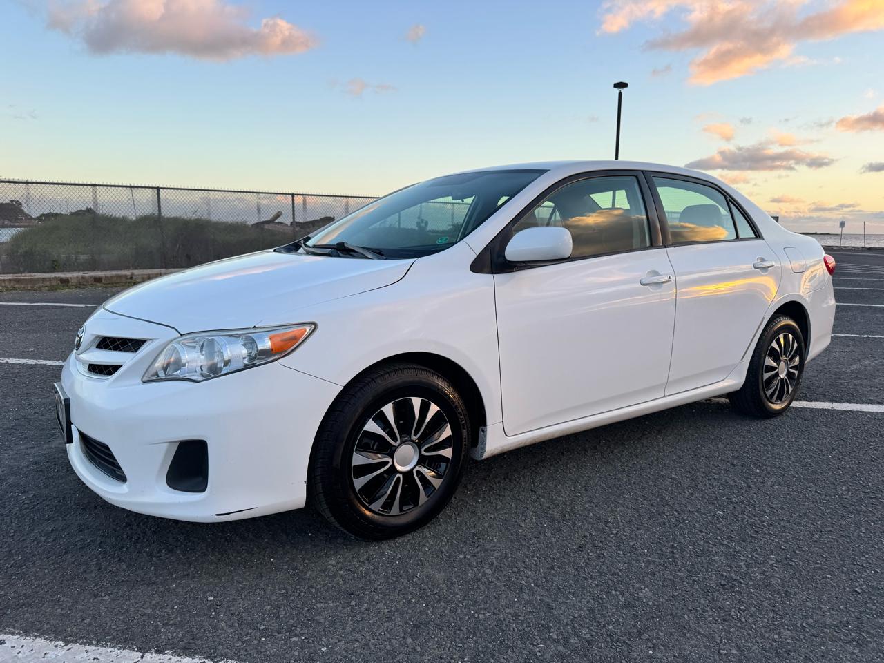 Toyota Corolla 4dr Sdn Auto LE (Natl) 2011