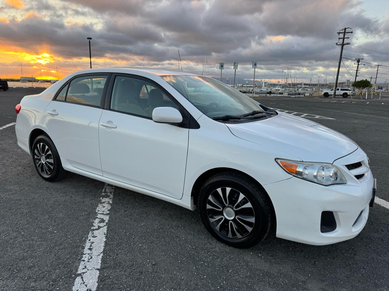 Toyota Corolla 4dr Sdn Auto LE (Natl) 2011