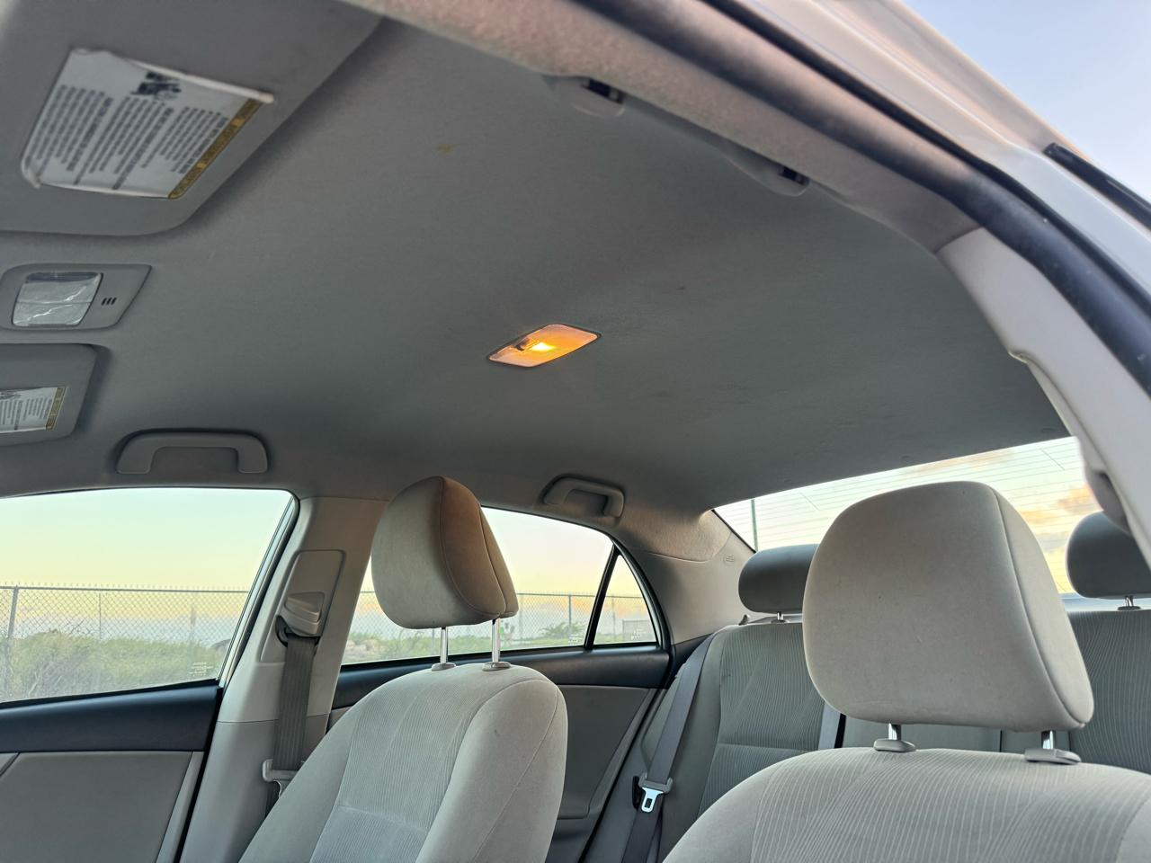 Toyota Corolla 4dr Sdn Auto LE (Natl) 2011