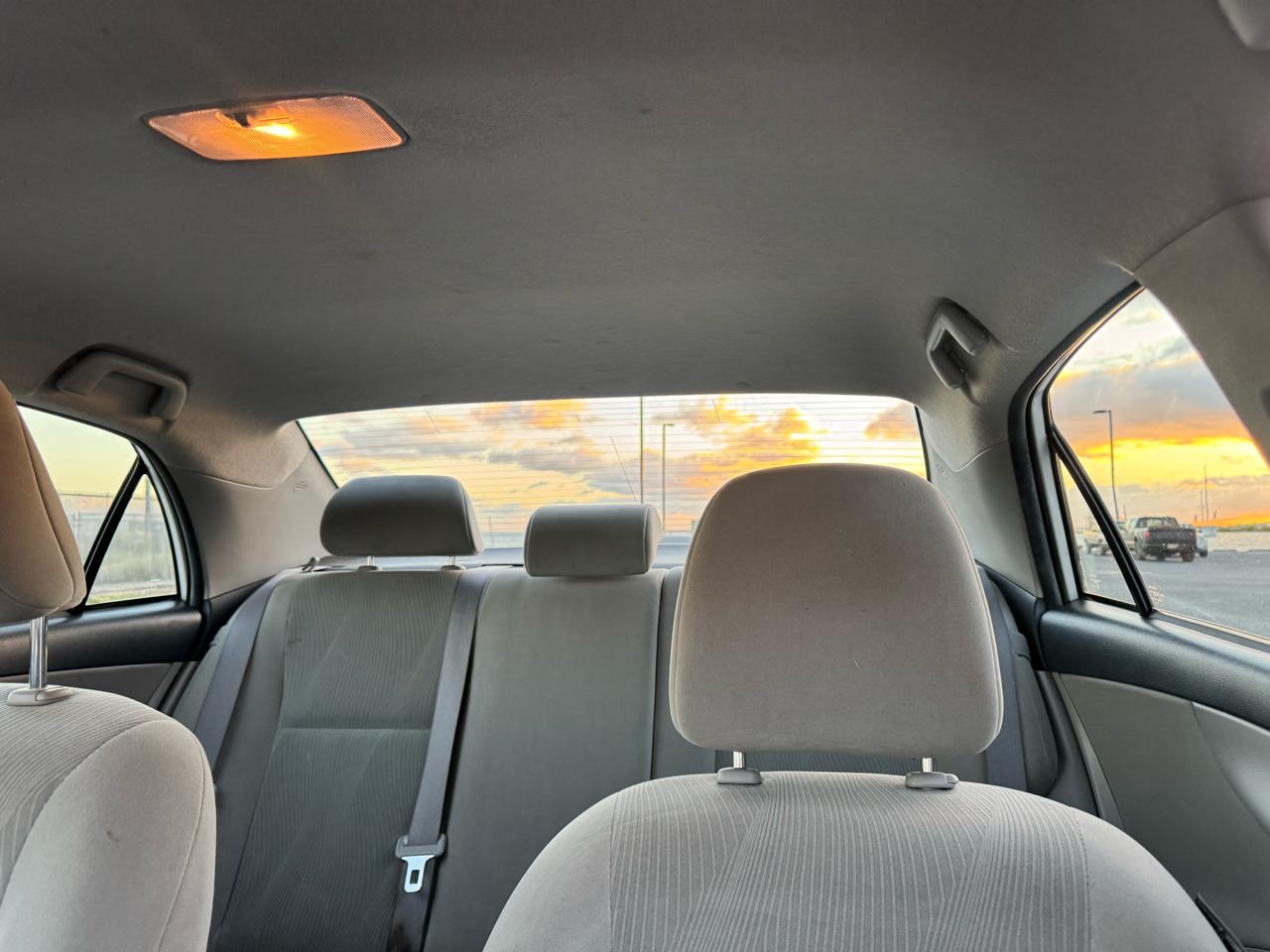 Toyota Corolla 4dr Sdn Auto LE (Natl) 2011