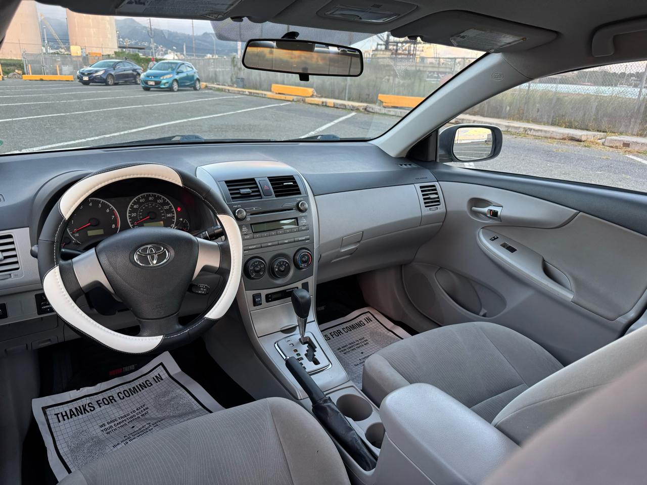 Toyota Corolla 4dr Sdn Auto LE (Natl) 2011