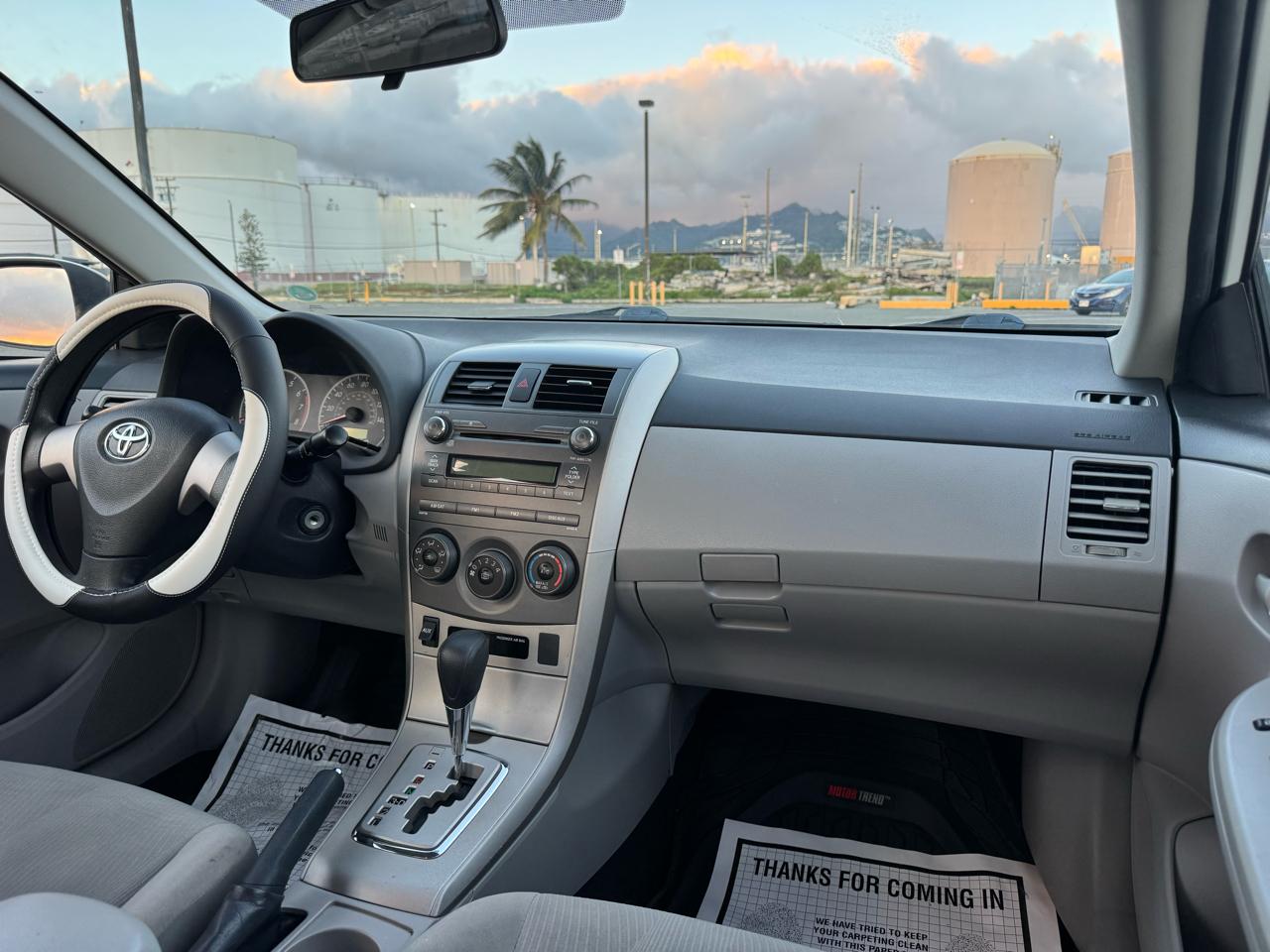 Toyota Corolla 4dr Sdn Auto LE (Natl) 2011