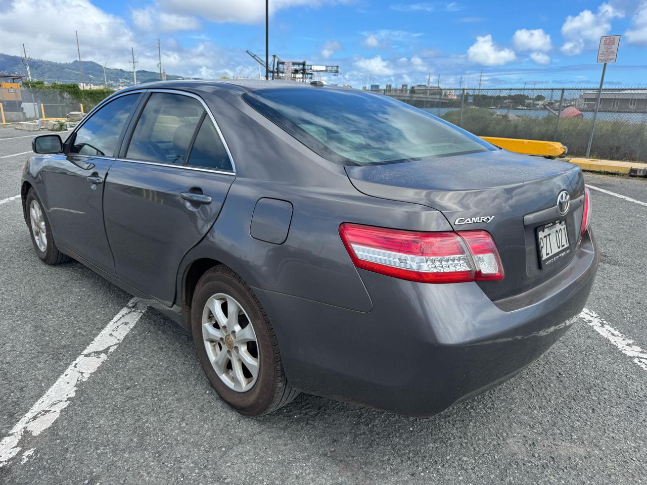 Toyota Camry 4dr Sdn LE Auto 2010
