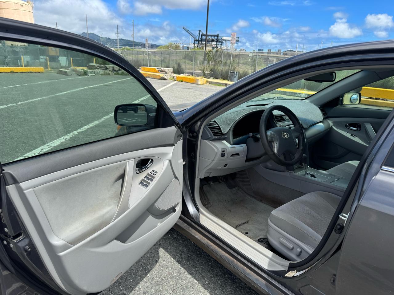 Toyota Camry 4dr Sdn LE Auto 2010