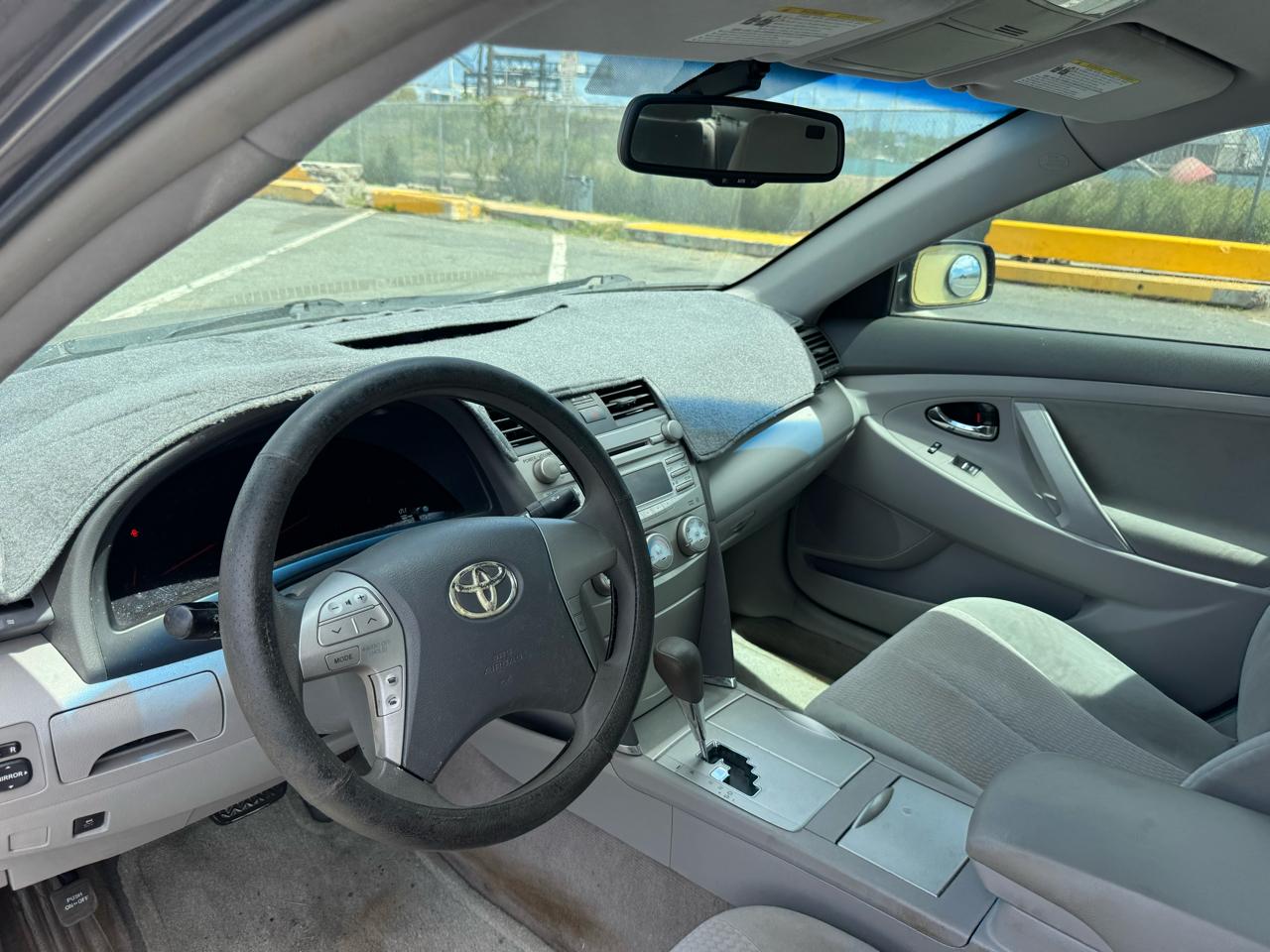 Toyota Camry 4dr Sdn LE Auto 2010