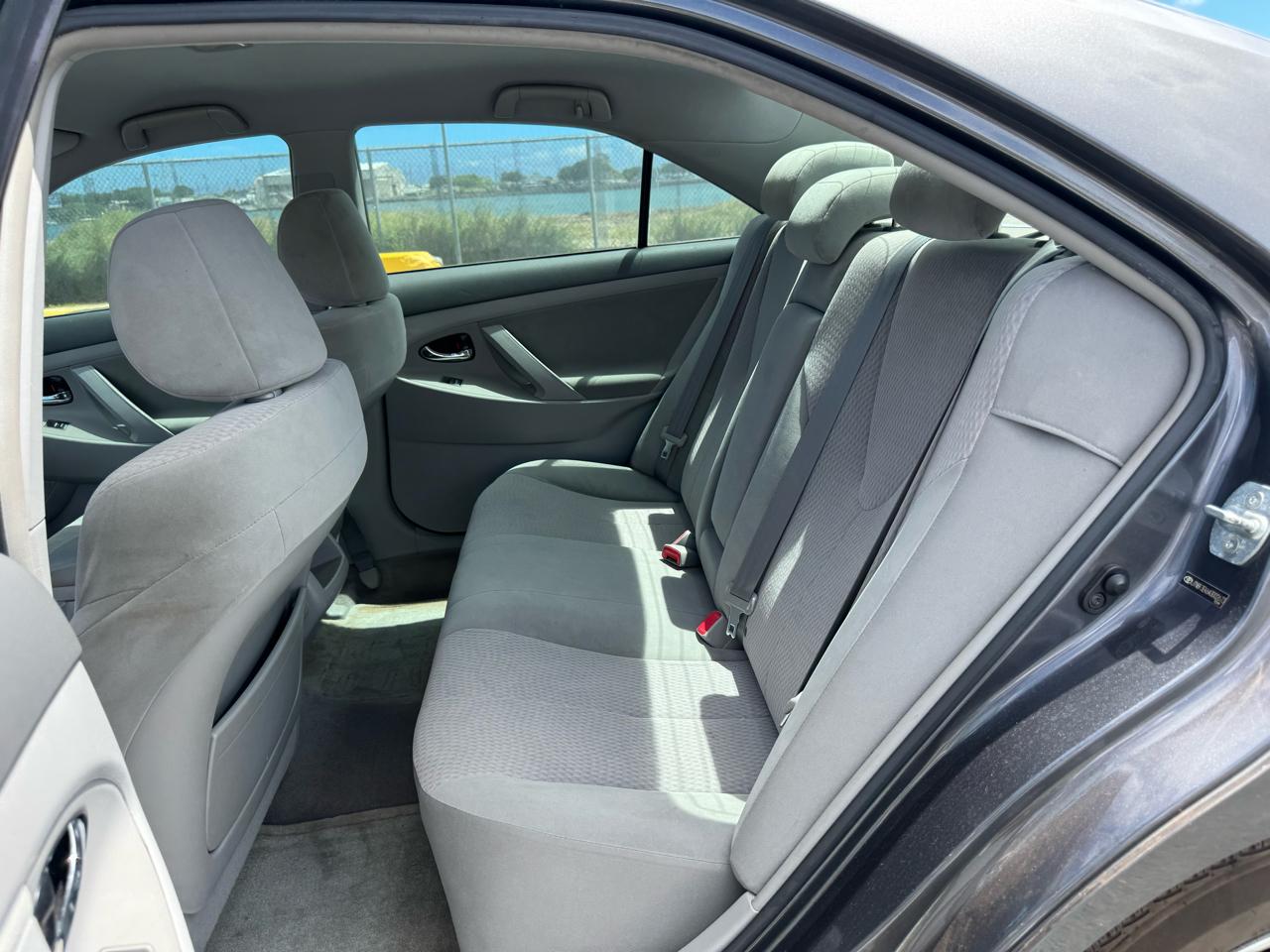 Toyota Camry 4dr Sdn LE Auto 2010