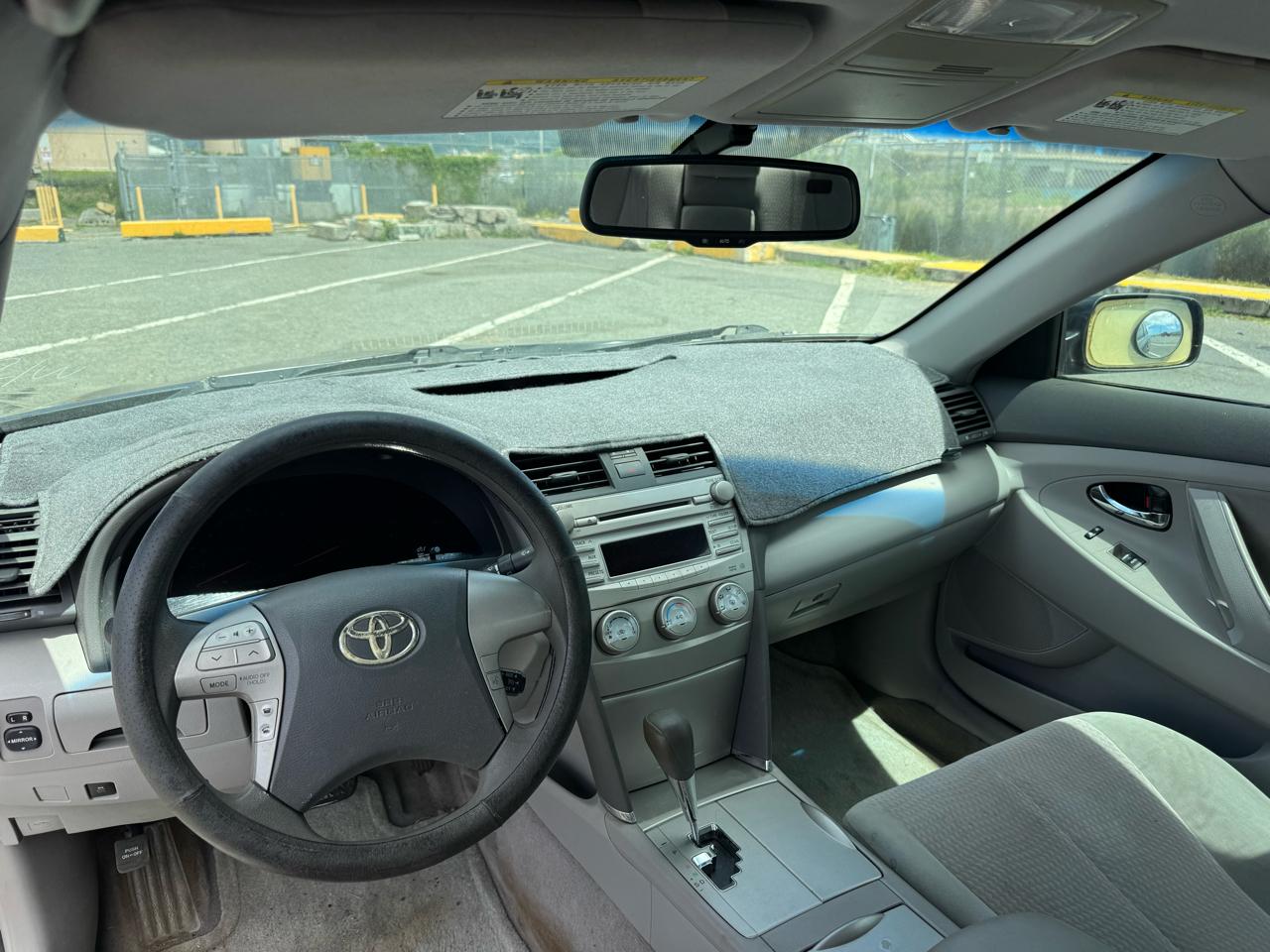 Toyota Camry 4dr Sdn LE Auto 2010
