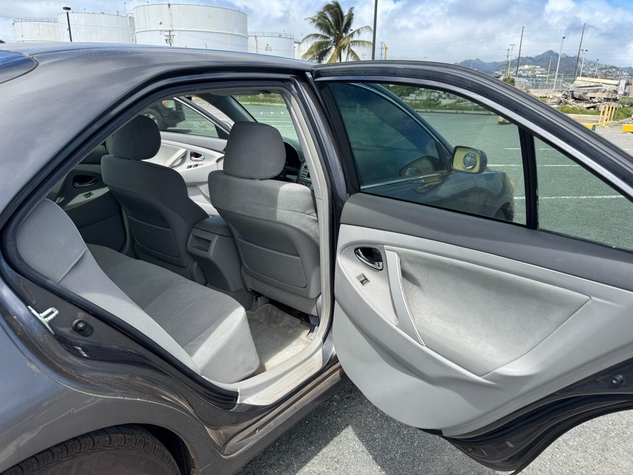 Toyota Camry 4dr Sdn LE Auto 2010