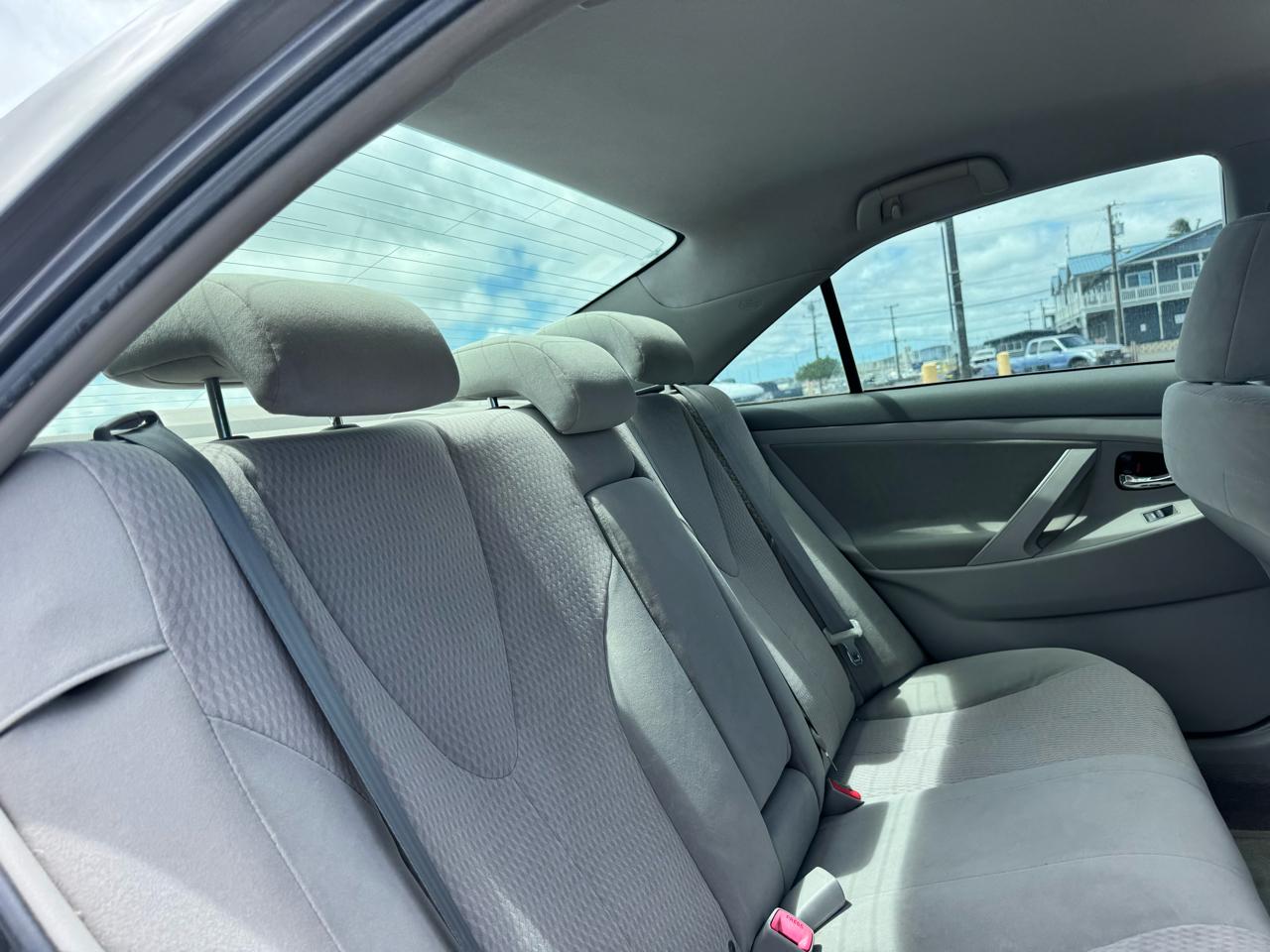 Toyota Camry 4dr Sdn LE Auto 2010