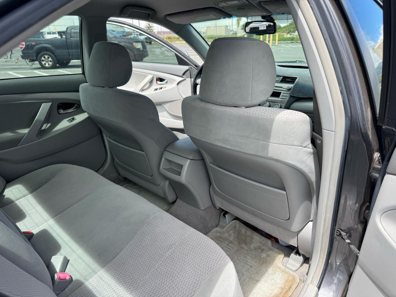 Toyota Camry 4dr Sdn LE Auto 2010