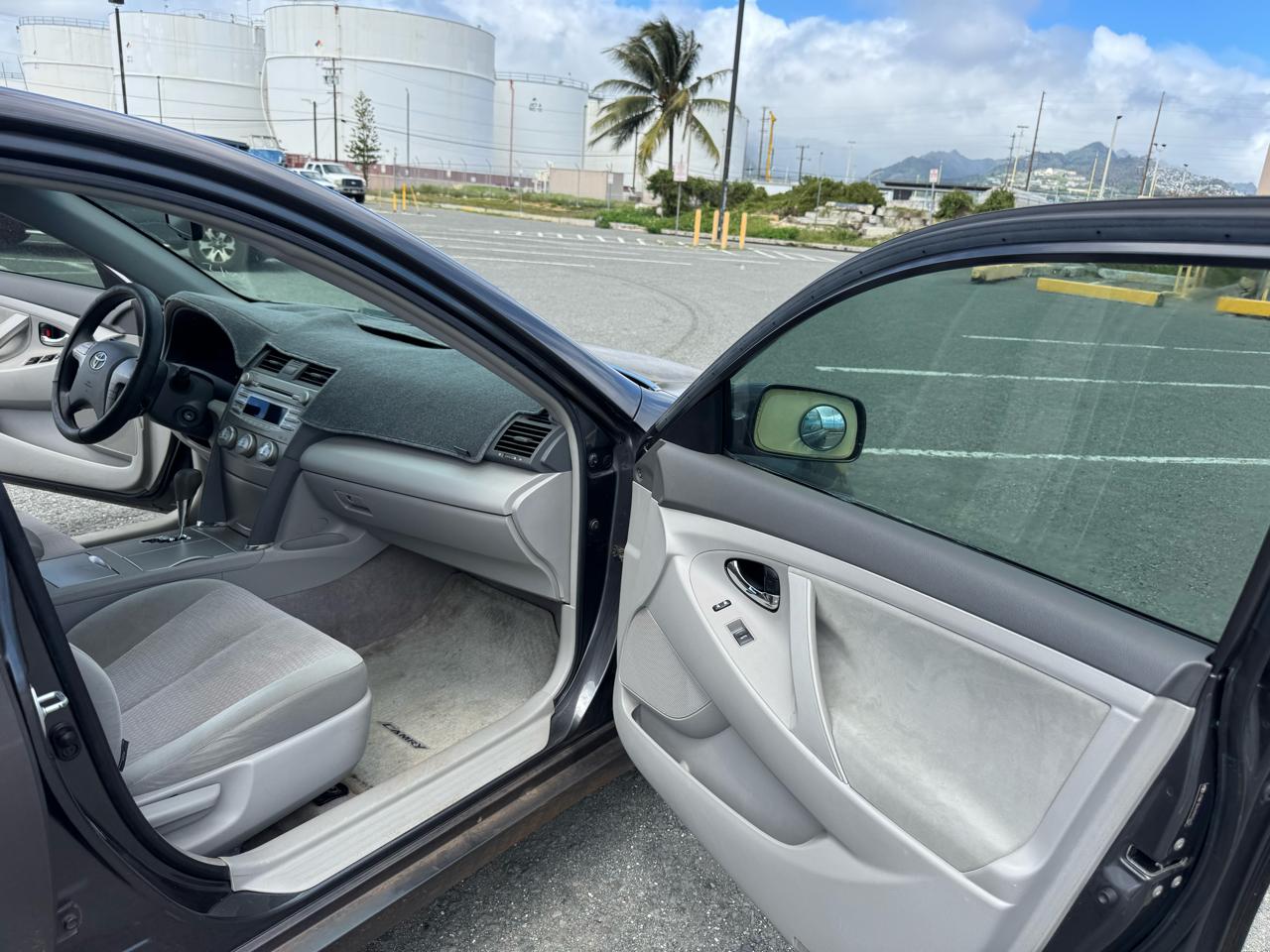 Toyota Camry 4dr Sdn LE Auto 2010