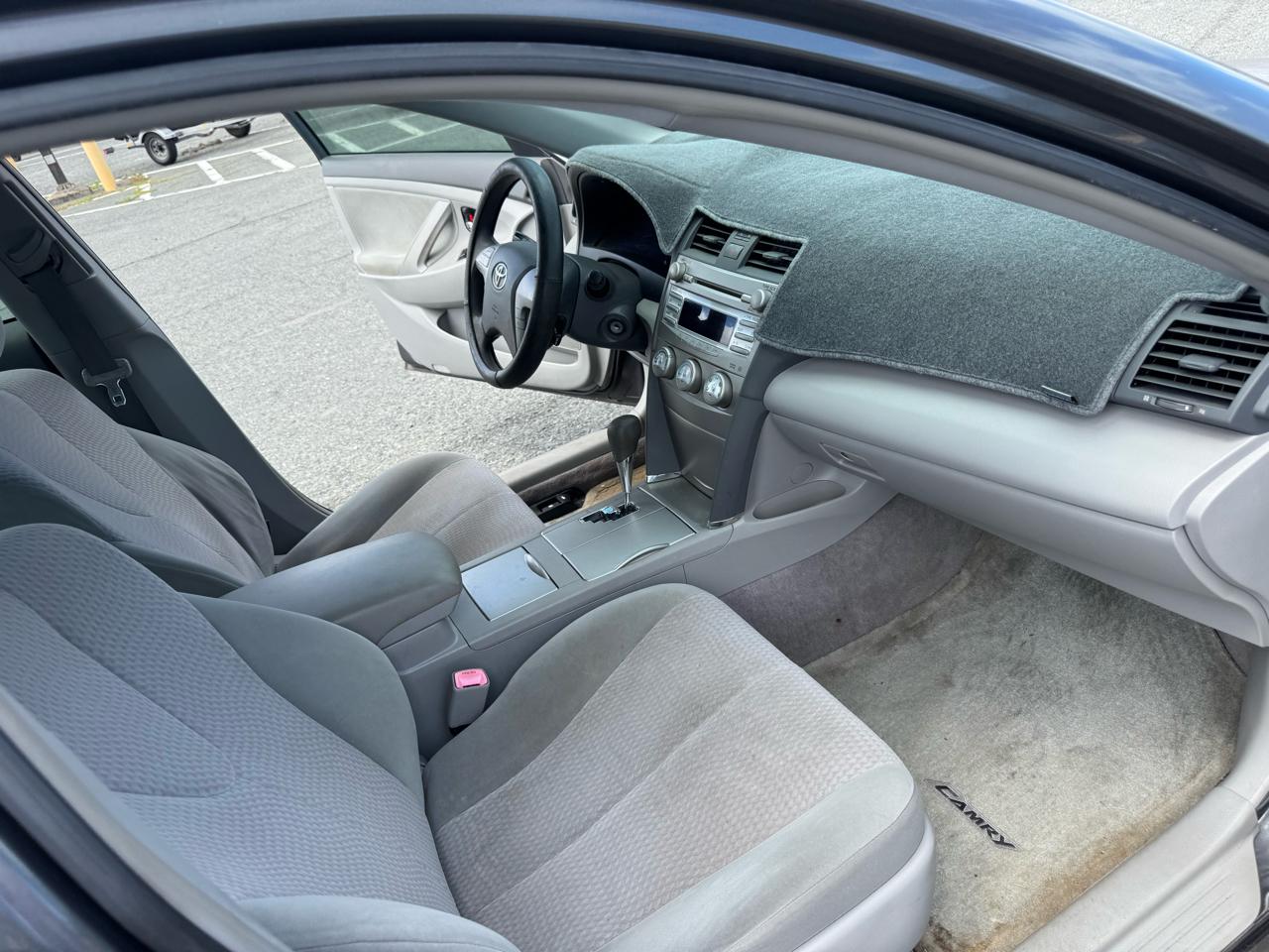 Toyota Camry 4dr Sdn LE Auto 2010