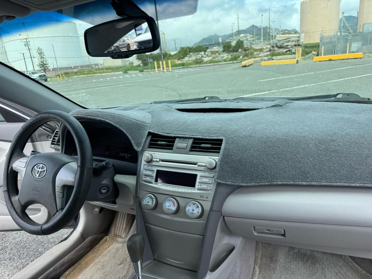 Toyota Camry 4dr Sdn LE Auto 2010