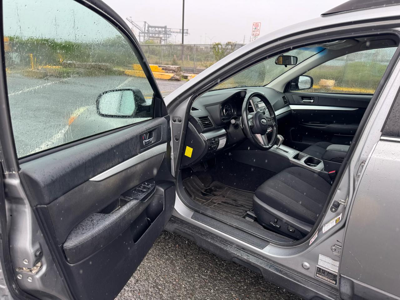 Subaru Outback 2.5i Premium 2011