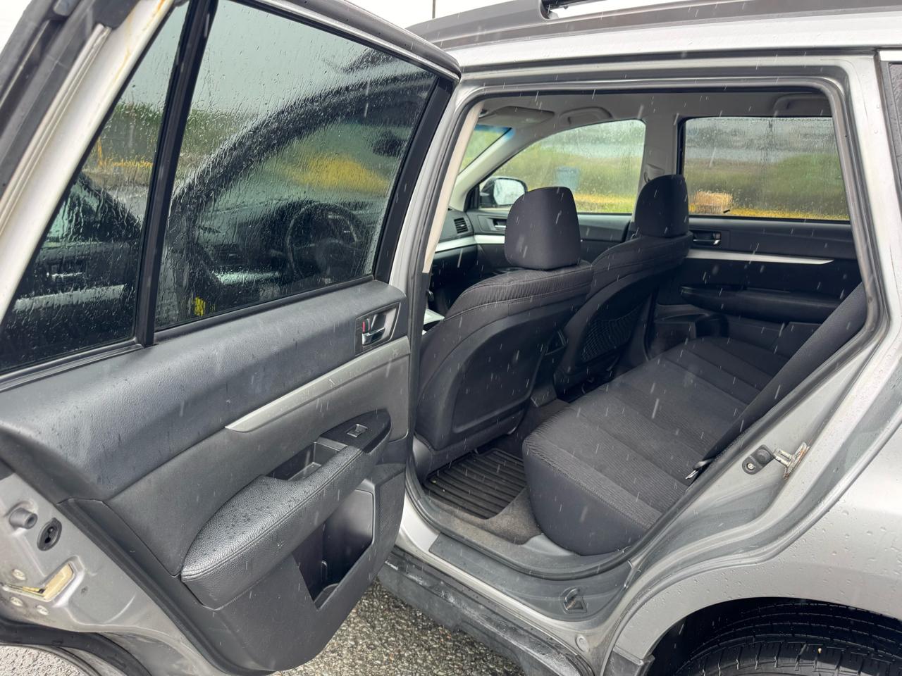 Subaru Outback 2.5i Premium 2011