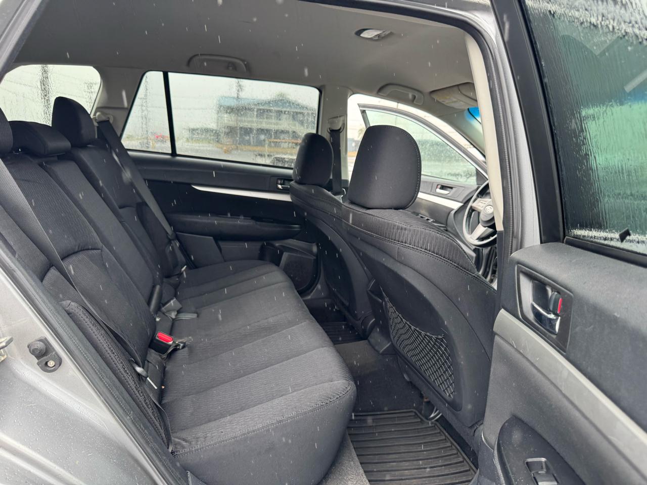 Subaru Outback 2.5i Premium 2011