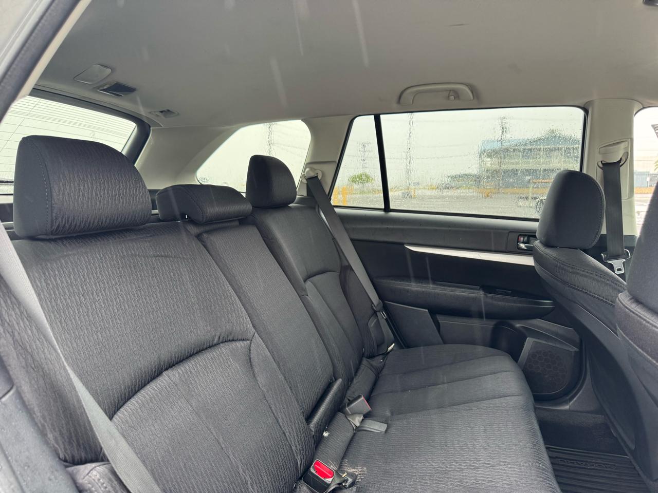 Subaru Outback 2.5i Premium 2011