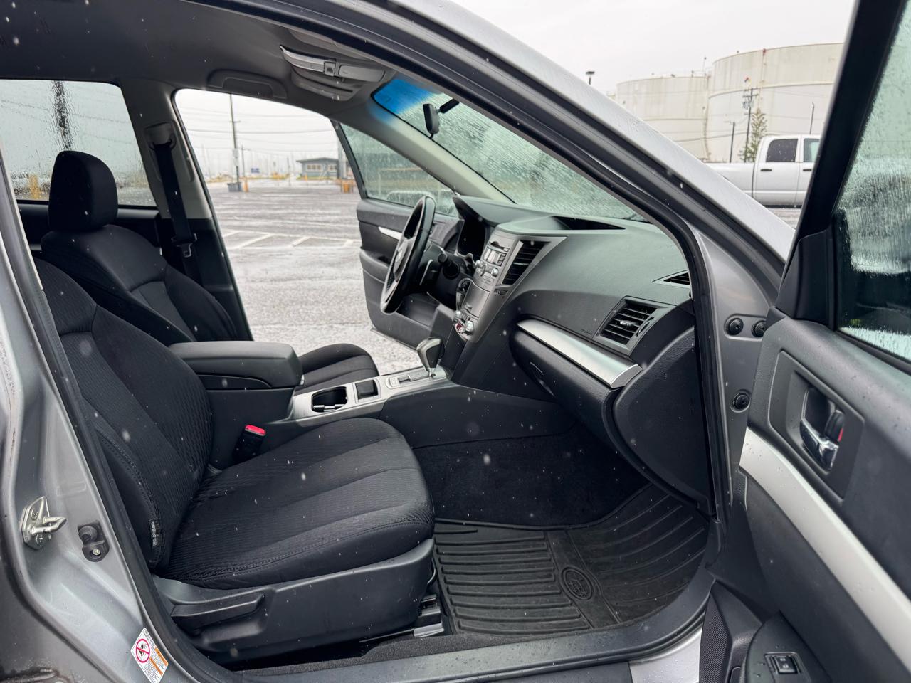 Subaru Outback 2.5i Premium 2011