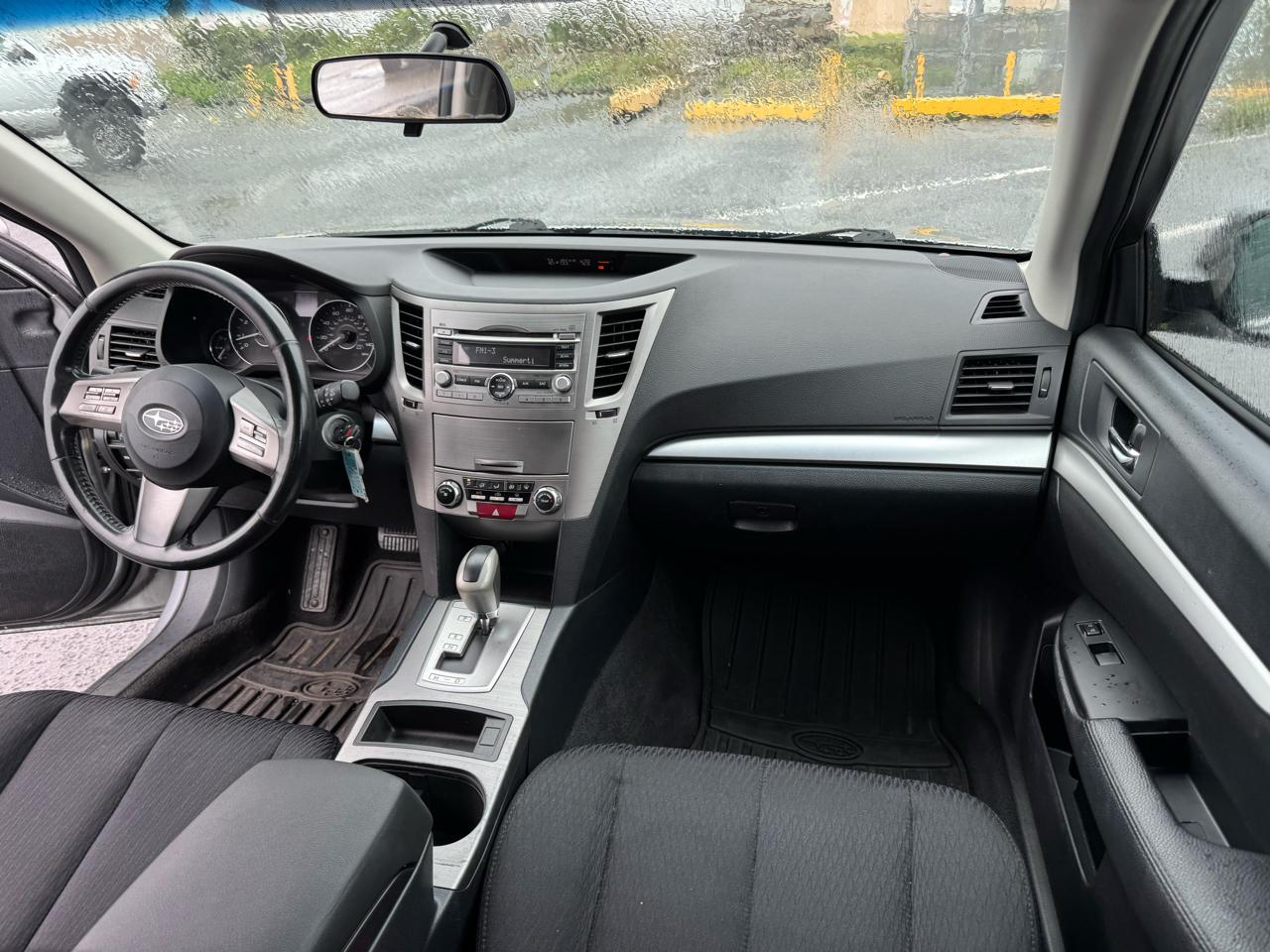 Subaru Outback 2.5i Premium 2011